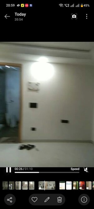 Room in 3 BHK Builder Floor at Mahavir Enclave – for Sale