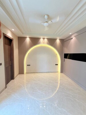 Building Lobby in 4 BHK Builder Floor at Ansal API Versalia, Sector 67a – for Sale