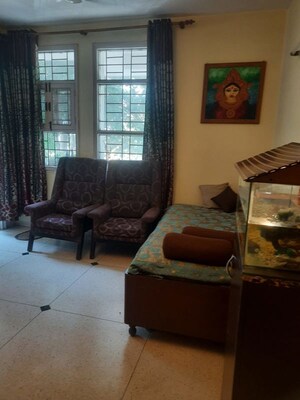 Living Room in 2.5 BHK Builder Floor at Unitech South City II, Sector 50 – for Rent