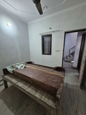 1.5 BHK Builder Floor For Rent in Mayur Vihar