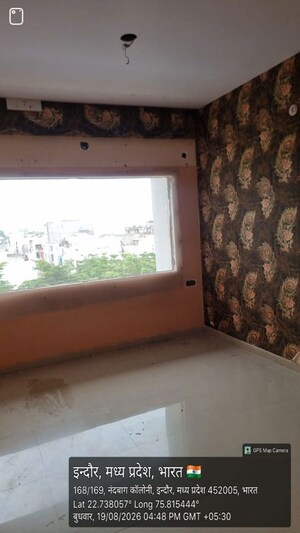 Room in  Apartment at Krishna Nagar – for Sale