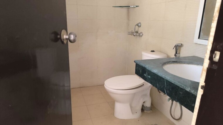 Bathroom, klj-greens 2.5 Bedroom 1350 Sq.Ft. Apartment In Sector 77 Faridabad 10691190