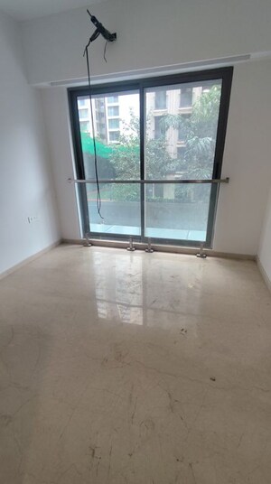 Room in 2 BHK Apartment at Prescon Midtown Bay, Mahim West – for Rent
