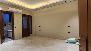 Room in 3 BHK Builder Floor at Safdarjung Enclave – for Sale