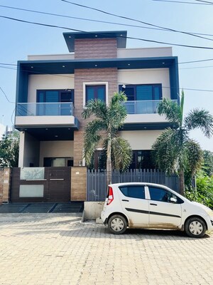3.5 BHK Independent House – Exterior View View at Sector 7 - for Sale