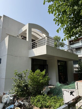 4 BHK +  360 Sq.Ft. Villa in Unitech Greenwood City Apartment