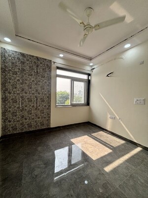 Building Lobby in 1 BHK Builder Floor at Palam Vihar – for Rent