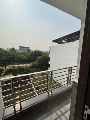 Balcony in 1 BHK Builder Floor at Palam Vihar – for Rent
