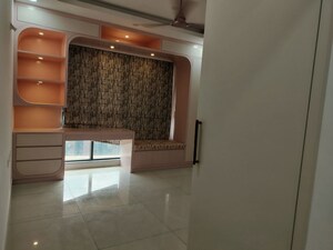 Room in 3.5 BHK Apartment at Karle Zenith, Hebbal – for Sale