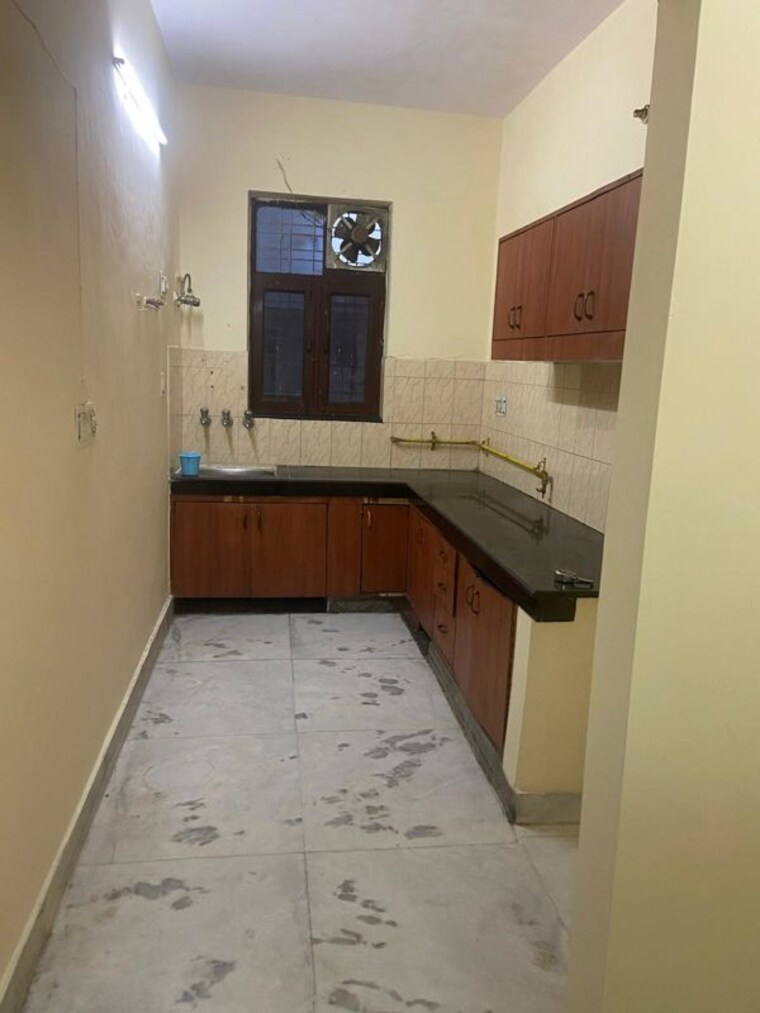 Kitchen, sector 23 2 Bedroom 128 Sq.Yd. Builder Floor In Sector 23 Gurgaon 10691349