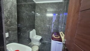 Bathroom in 1 BHK Apartment at Neb Sarai – for Rent