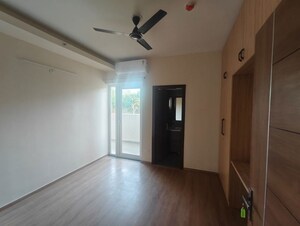 Room in 3 BHK Apartment at Tulip Yellow, Sector 69 – for Rent
