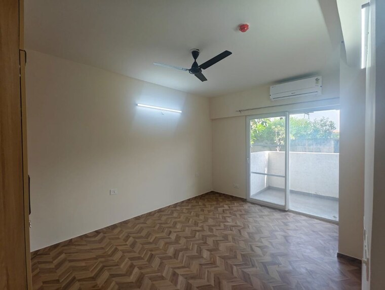 Bedroom, tulip-yellow 3 Bedroom 1704 Sq.Ft. Apartment In Sector 69 Gurgaon 10691350
