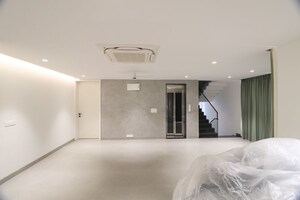 Room in 4 BHK Villa at Tellapur – for Rent