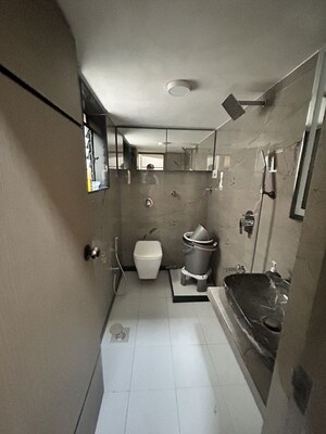 Team Area in 2 BHK Apartment at Blue Diamond Apartment Malad, Malad West – for Sale