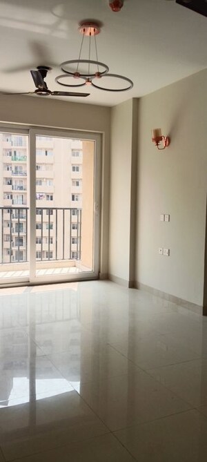 Room in 3 BHK Apartment at Tata Eureka Park, Sector 150 – for Rent
