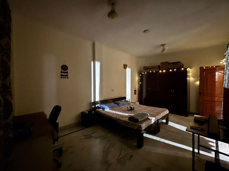 Room, sector 23a 2.5 Bedroom 2400 Sq.Ft. Independent House In Sector 23a Gurgaon 10691370