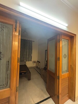 Furnished Amenities in 2.5 BHK Independent House at Sector 23a – for Rent