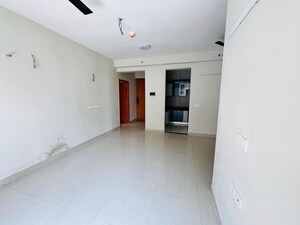 Room in 3 BHK Apartment at Tata Eureka Park, Sector 150 – for Rent
