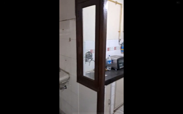 undefined, sri niwaspuri 2 Bedroom 200 Sq.Yd. Builder Floor In Sri Niwaspuri Delhi 10691380