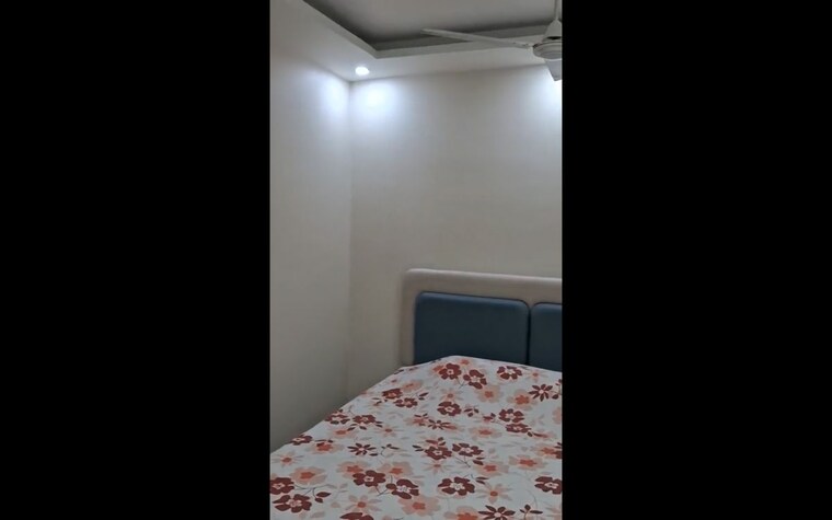 Bedroom, sri niwaspuri 2 Bedroom 200 Sq.Yd. Builder Floor In Sri Niwaspuri Delhi 10691380