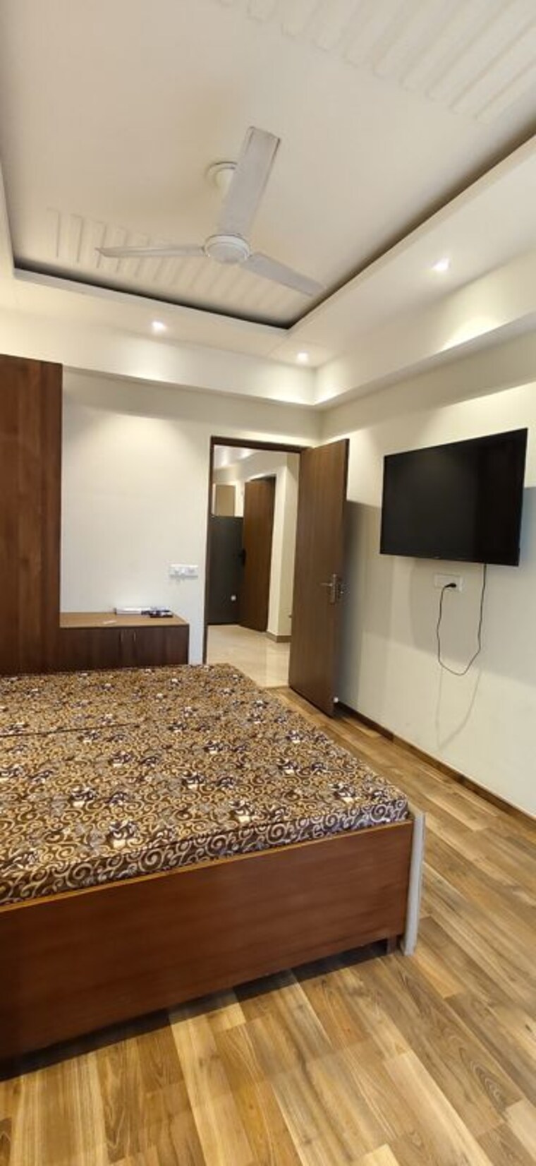 Bedroom, suncity-vatsal-valley 3 Bedroom 1430 Sq.Ft. Apartment In Gwal Pahari Gurgaon 10691378
