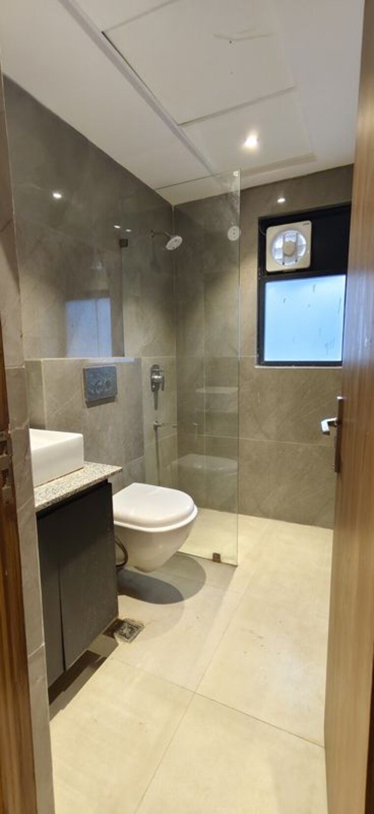 Bathroom, suncity-vatsal-valley 2 Bedroom 1130 Sq.Ft. Apartment In Gwal Pahari Gurgaon 10691382