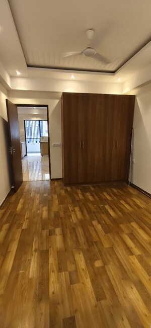 Room in 2 BHK Apartment at Suncity Vatsal Valley, Gwal Pahari – for Rent
