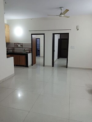 Room in 4 BHK Builder Floor at Aashirwad Homes, Rajendra Nagar – for Rent