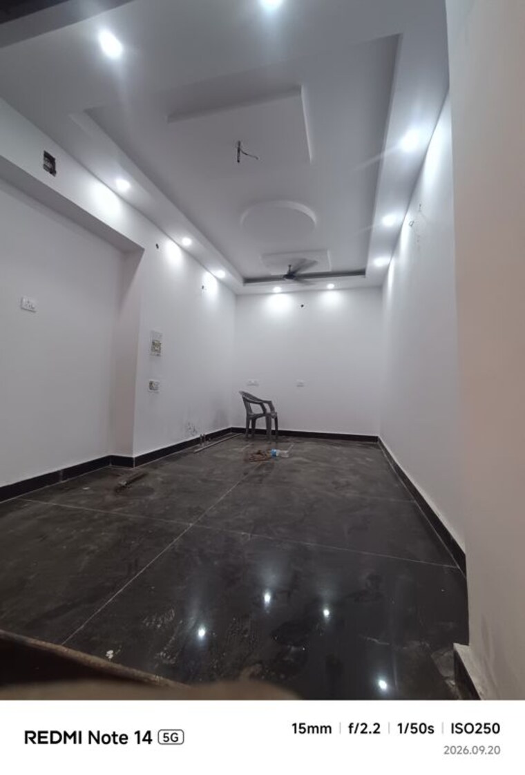 Hall, govindpuri Commercial Shop 180 Sq.Ft. In Govindpuri Delhi 10690878