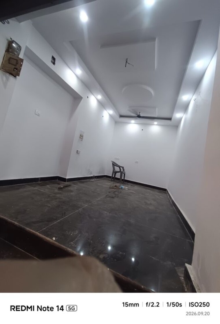 Hall, govindpuri Commercial Shop 180 Sq.Ft. In Govindpuri Delhi 10690878