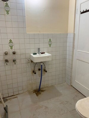 Bathroom in 2.5 BHK Builder Floor at Palam Vihar Residents Association, Palam Vihar – for Rent
