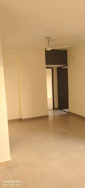 Room in 3 BHK Apartment at Unitech Harmony, Sector 50 – for Rent