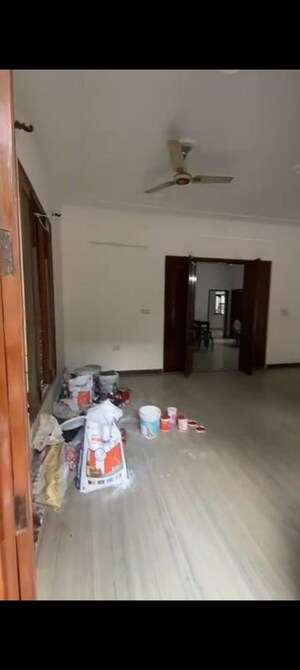 Parking in 5 BHK Independent House at Sector 23a – for Rent