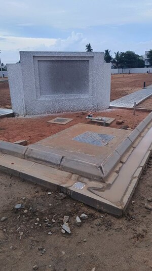   Plot at Palliagraharam – for Sale