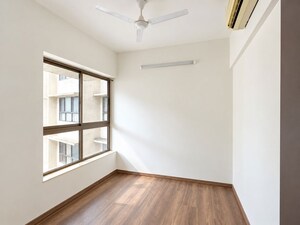 Room in 2.5 BHK Apartment at L&T Emerald Isle, Powai – for Rent