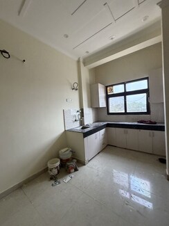1 BHK Builder Floor For Rent in Sector 15