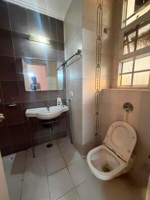 Bathroom in 1 BHK Builder Floor at Sector 15 – for Rent