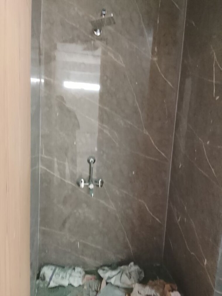 Bathroom, freedom fighters enclave 1 Bedroom 550 Sq.Ft. Apartment In Freedom Fighters Enclave Delhi 10691564