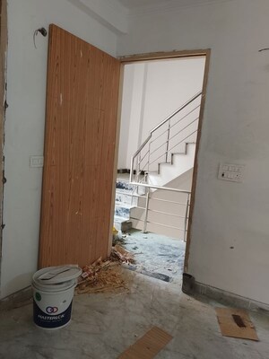 Room in 1 BHK Apartment at Freedom Fighters Enclave – for Rent
