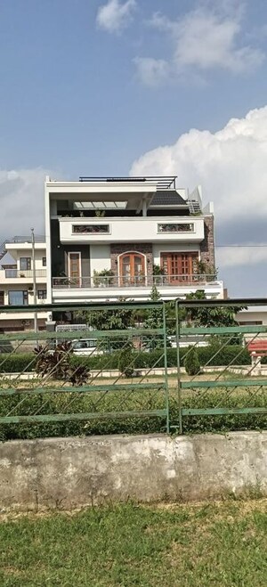 6 BHK Independent House For Sale in Sector 66 B