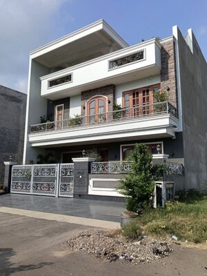 6 BHK Independent House – Exterior View View at Sector 66 B - for Sale