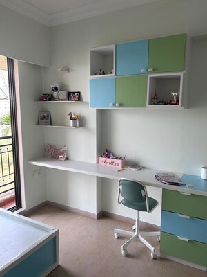 Team Area in 2.5 BHK Apartment at Lake Primrose, Powai – for Rent