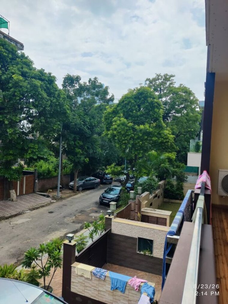 Balcony, malibu town 3.5 Bedroom 2300 Sq.Ft. Builder Floor In Malibu Town Gurgaon 10691570