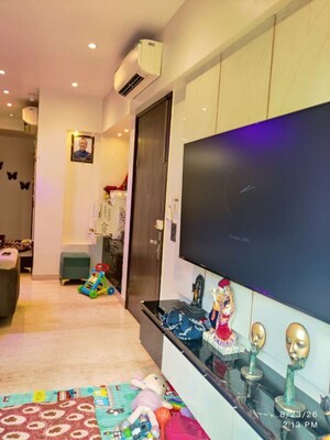 Furnished Amenities in 3.5 BHK Builder Floor at Malibu Town – for Rent