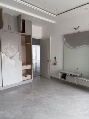 Furnished Amenities in 6+ BHK Independent House at Sector 82 A – for Sale