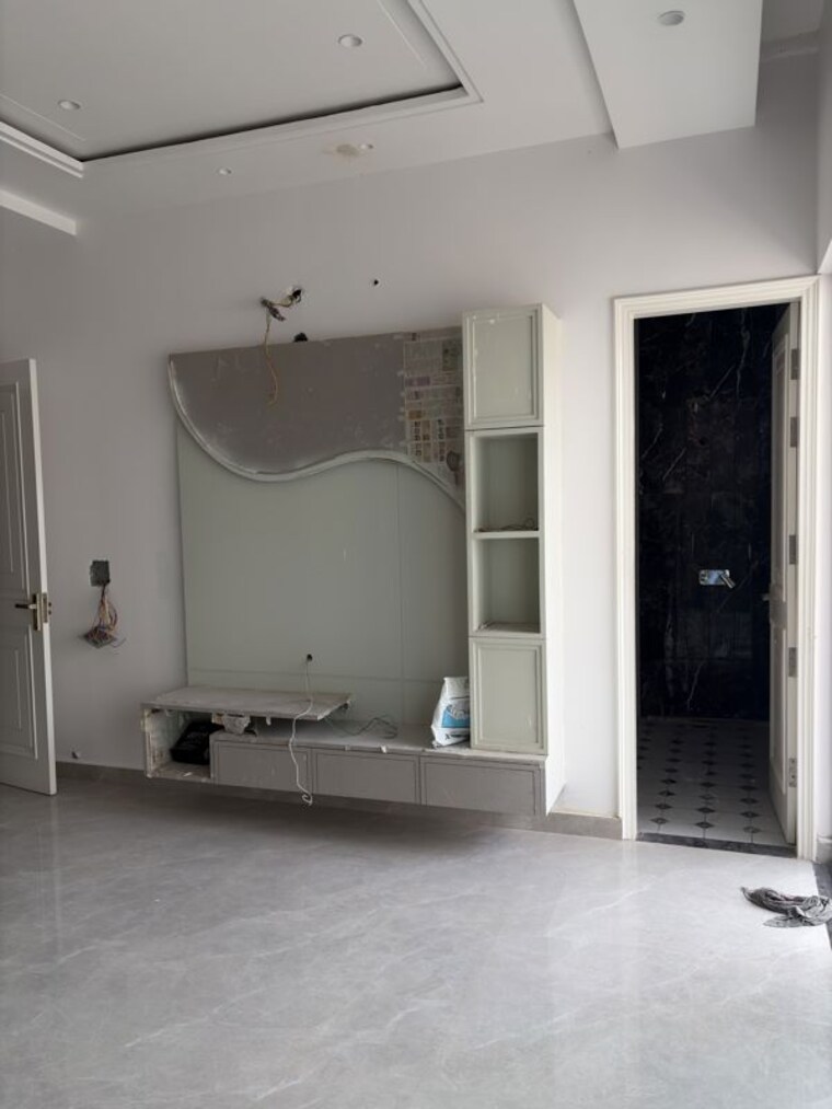 undefined, sector 82 a 6+ Bedroom 300 Sq.Yd. Independent House In Sector 82 A Mohali 10656758