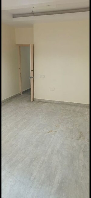 Room in 3 BHK Apartment at Sheriff Apartments, Richmond Town – for Rent