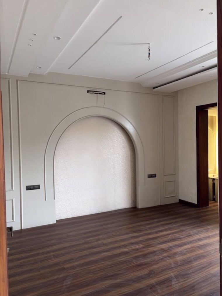 Room, aerocity 5 Bedroom 306 Sq.Yd. Independent House In Aerocity Mohali 10656733