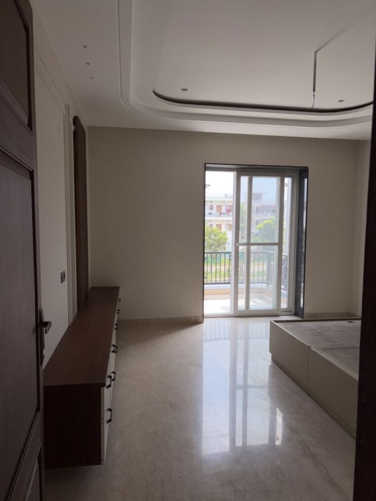 Room, aerocity 5 Bedroom 306 Sq.Yd. Independent House In Aerocity Mohali 10656733